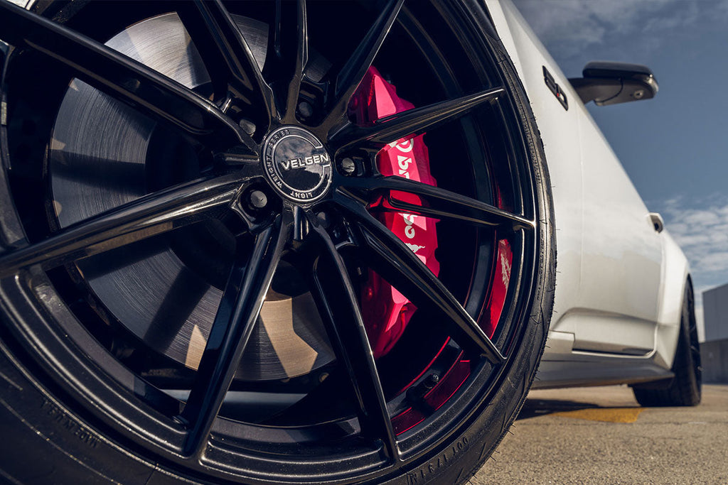 Lightweight vs. Stock Wheels: How the Right Wheels Improve Performance